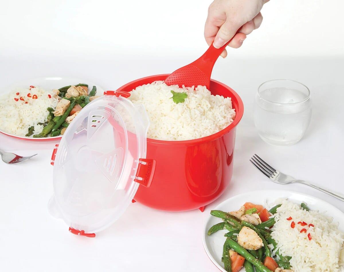 Microwave Rice Cooker Magic: Effortless Perfect Grains!