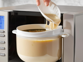 Microwave Gravy Separator: Effortless Kitchen Magic