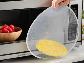 Microwave Safe Splatter Screen: Avoid Messy Cleanups!