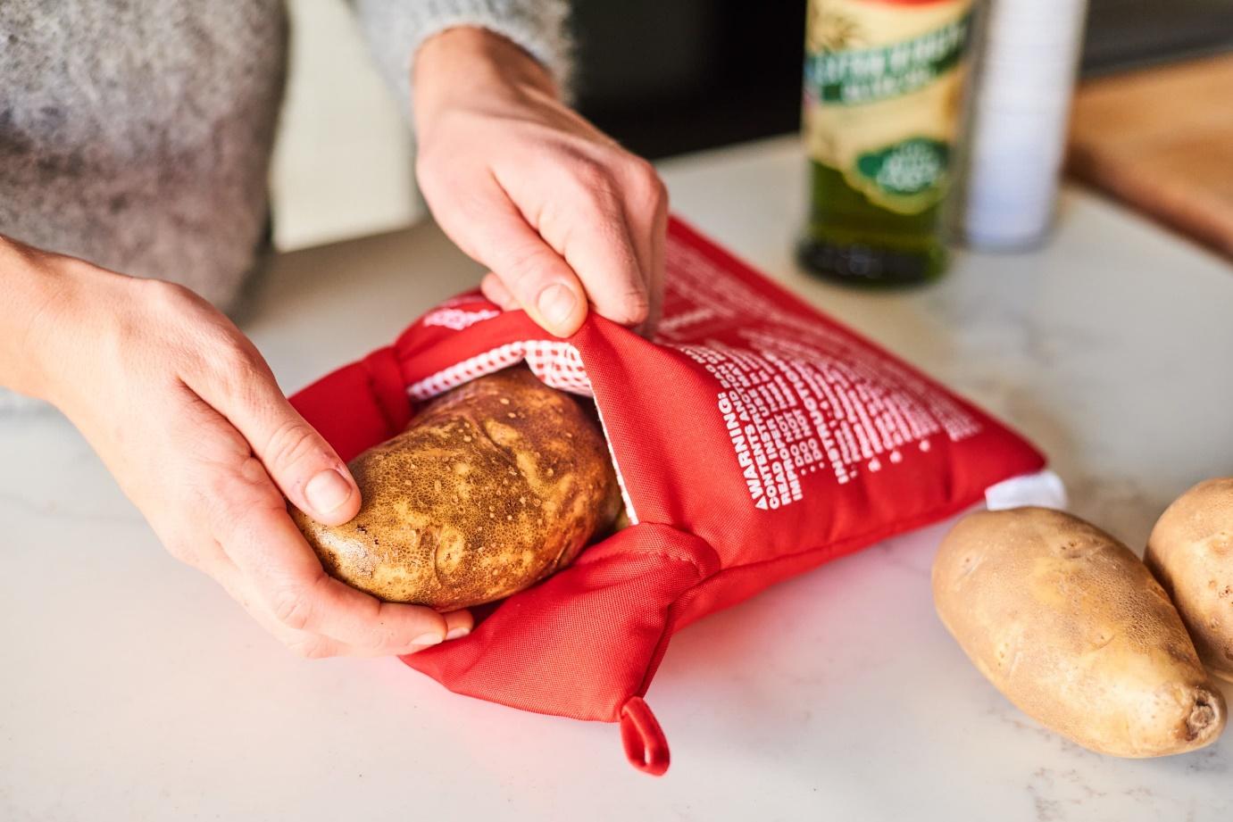 Microwave Potato Cooker: Effortless Spud Mastery!