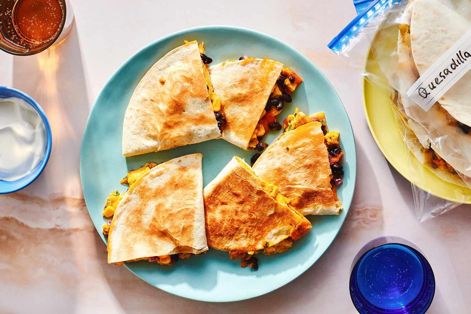 Microwave Breakfast Quesadilla: Quick & Cheesy Delight!