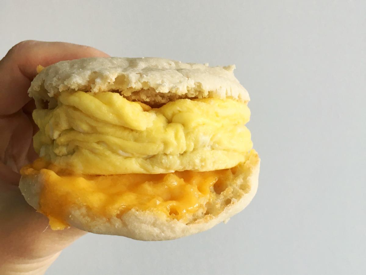 Microwave Egg Sandwich: Quick, Easy Breakfast Delight!